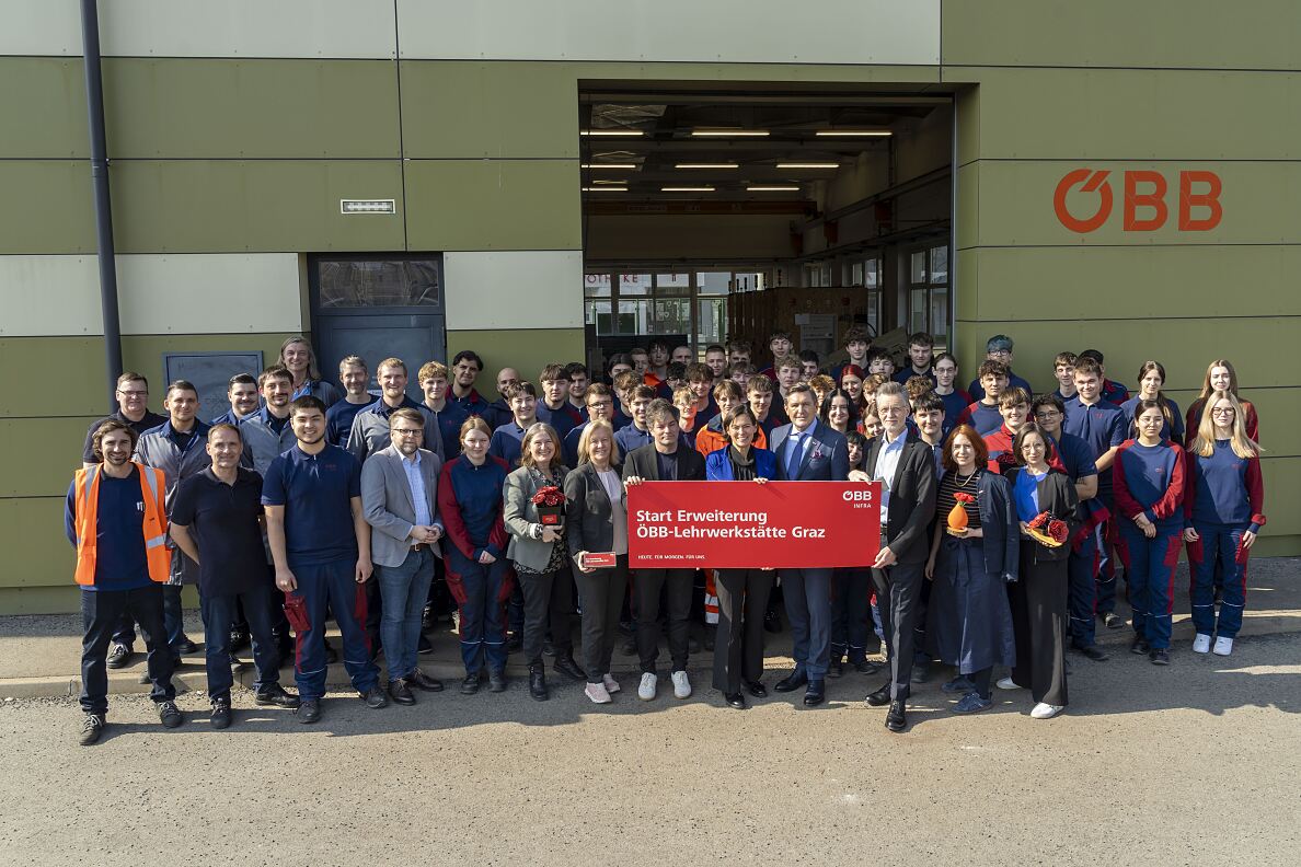 VD Angelo_BM Hanke_KBR Hebenstreit_Gruppenfoto Lehrwerkstätte Graz_c_OEBB_Zenz