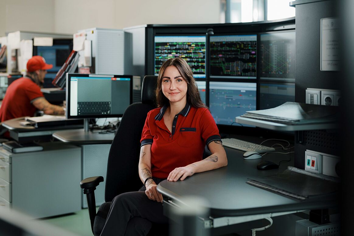 Fahrdienstleisterin_c_OEBB_Payr