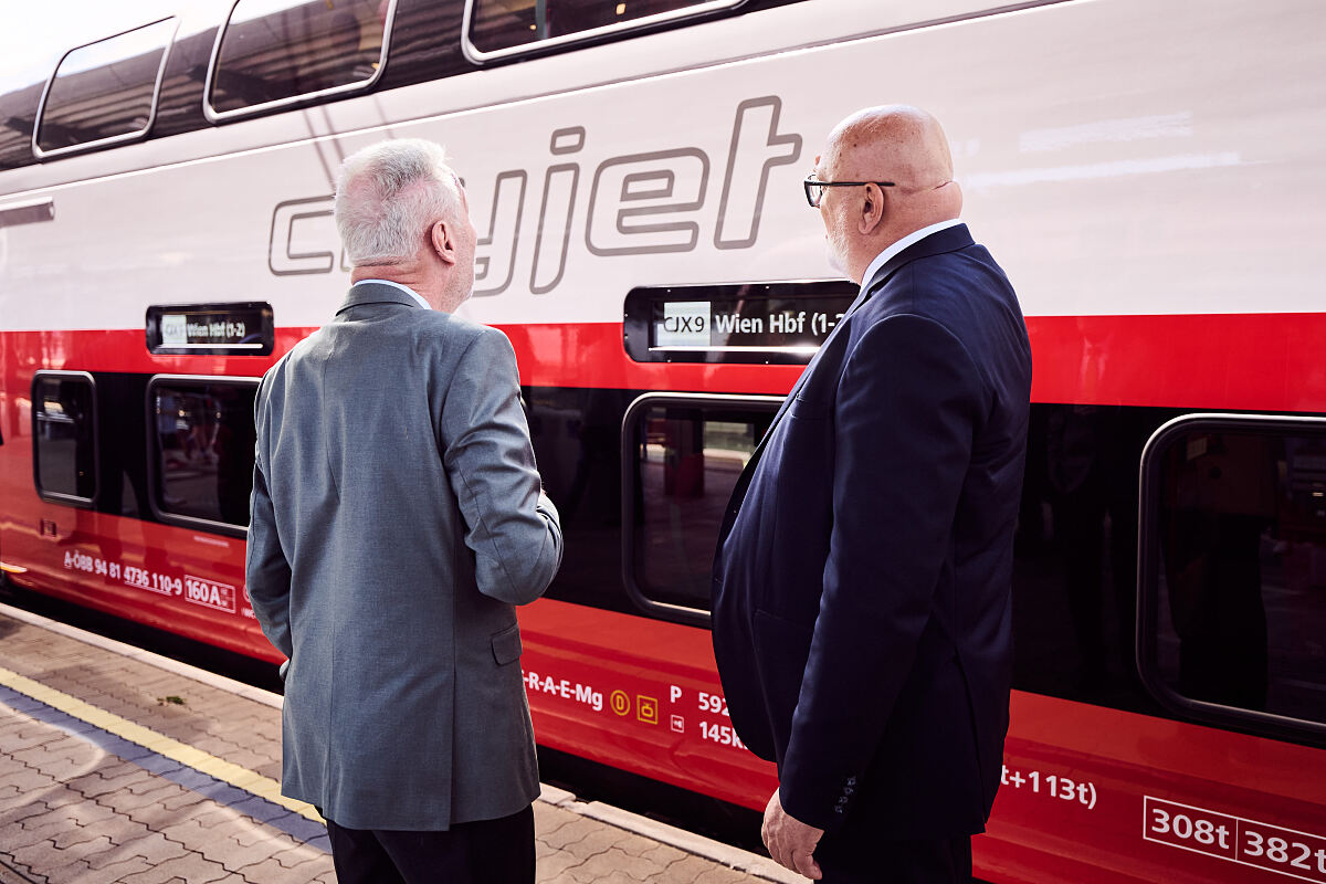 Cityjet Dosto_Schneeberger_Matthae2_c_OEBB_Marek Knopp