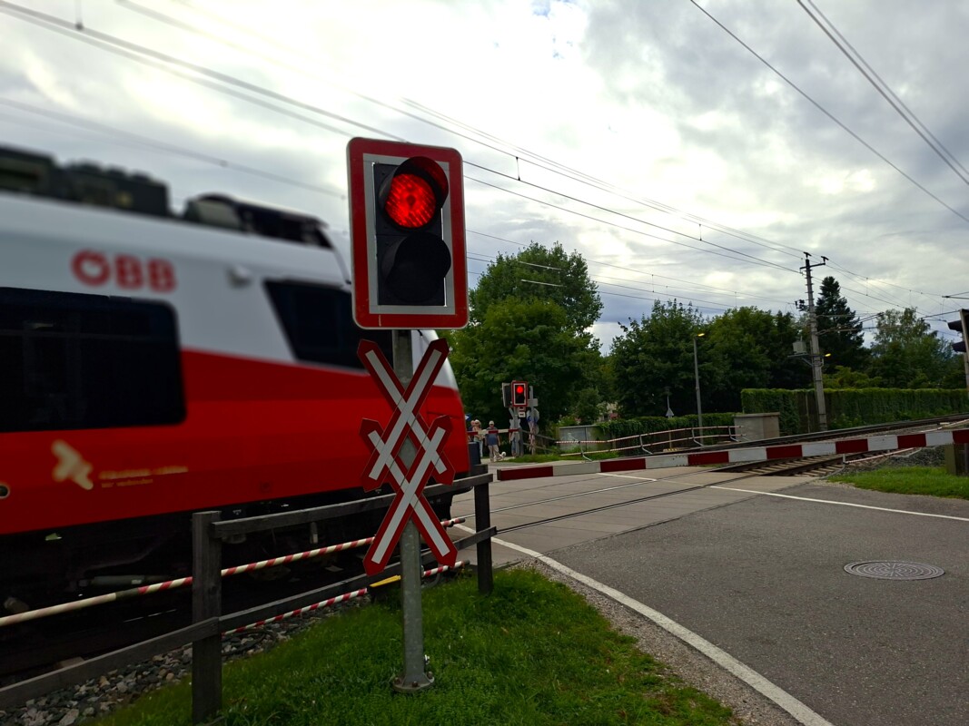 Krumpendorf Eisenbahnkreuzungen