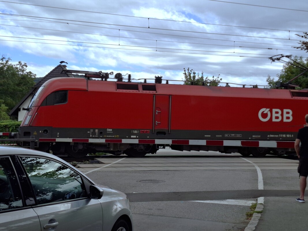 Krumpendorf Eisenbahnkreuzungen