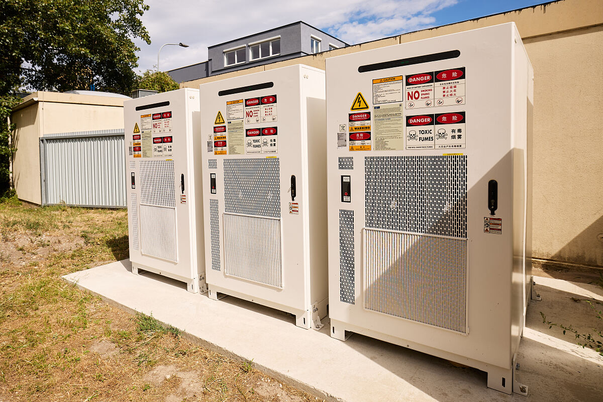 Batteriespeicher macht Sonnenstrom