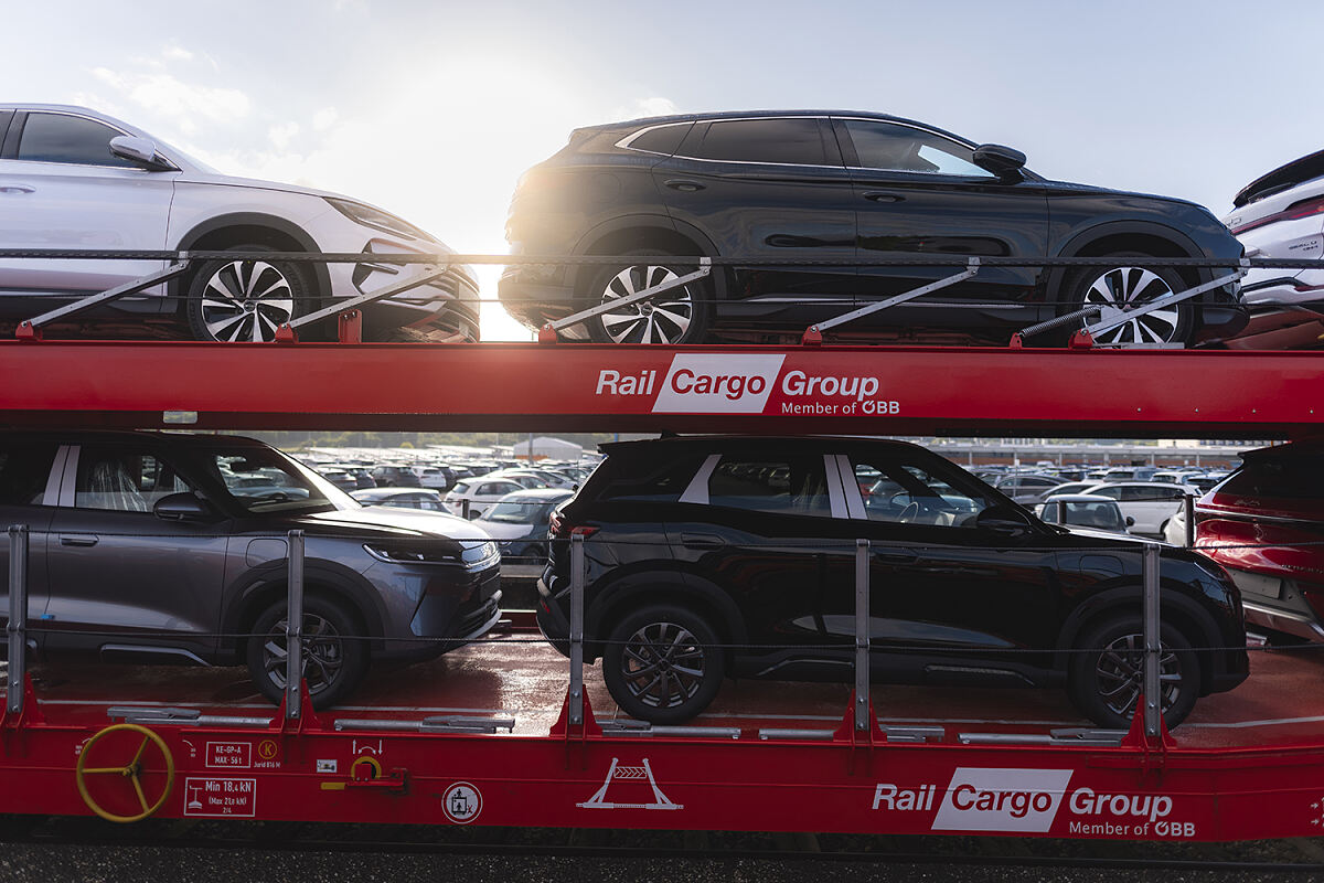 ÖBB RCG car-carrying wagon