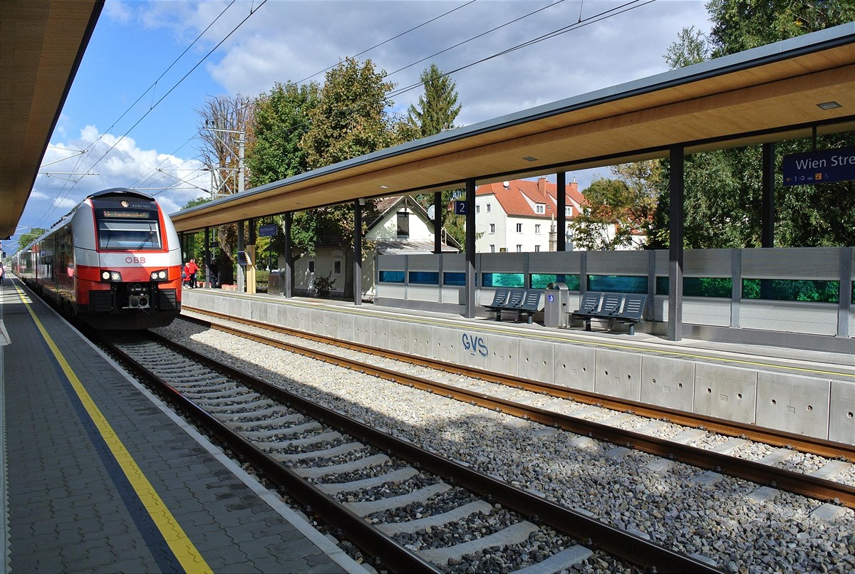 20211014_OEBB_Wien-Strebersdorf-mit-Zug_c-OEBB-Wallner