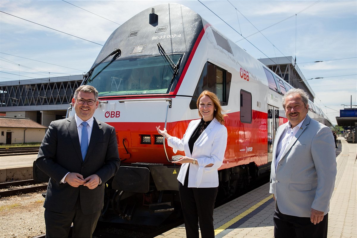 20210602_Dosto-Praesentation_Krems_LR-Ludwig-Schleritzko,-VD-OeBB-PV-Michaela-Huber,-Stadtrat-Alfred-Scheichel-c-OeBB,-Andreas-Scheiblecker