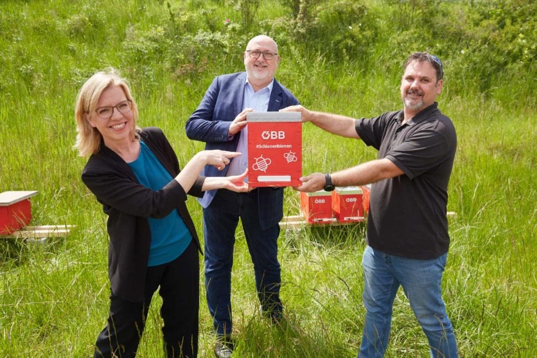 20210602_vlnr-Leonore-Gewessler-Andreas-Matthae-Markus-Beich-Imker-Copyright-OeBB_Andreas-Scheiblecker