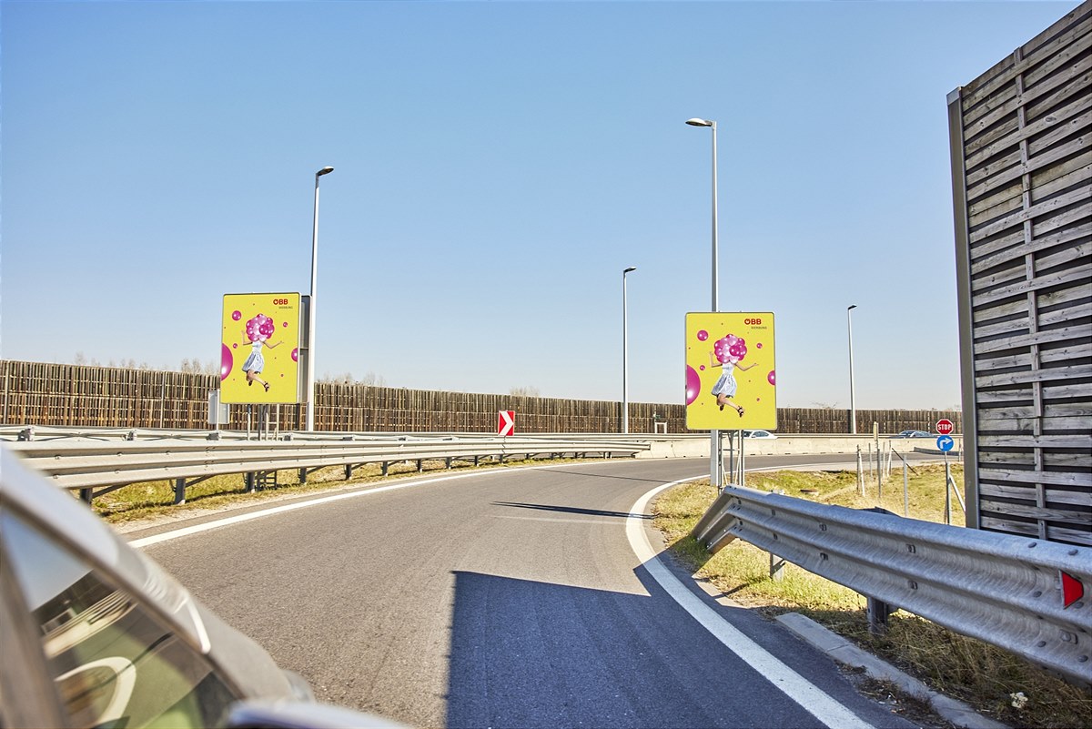 Autobahntafel ÖBB Werbung 1_(c)ÖBB-Andreas Scheiblecker