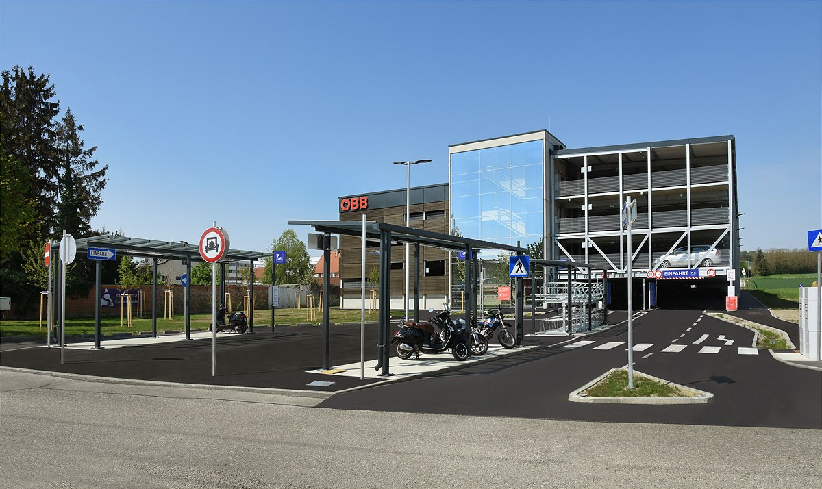 ÖBB_Infra_Parkhaus_Bhf_Hollabrunn_2 © ÖBB, Robert Deopito