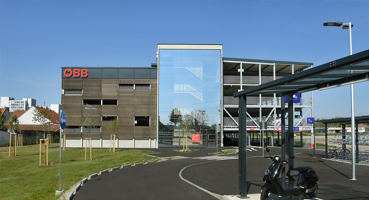 ÖBB_Infra_Parkhaus_Bhf_Hollabrunn_3 © ÖBB, Robert Deopito