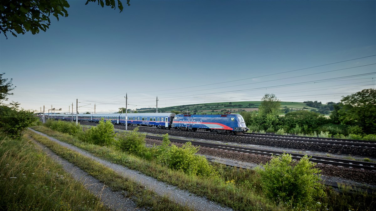 Nightjet in der Landschaft
