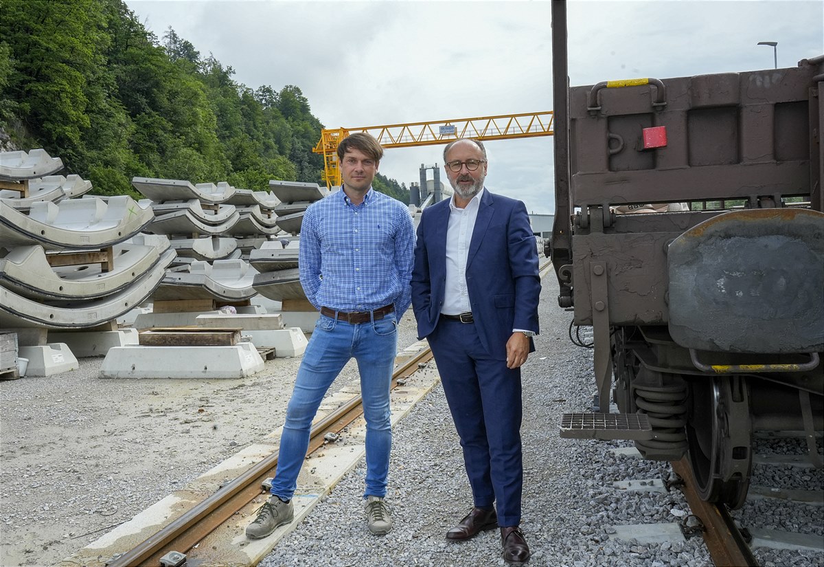 Tübbingtransport durch RCG von Katzenberger in die Schweiz