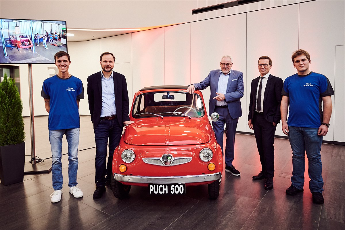 Übergabe des Puch 500 von ÖBB Postbus an Licht ins Dunkel