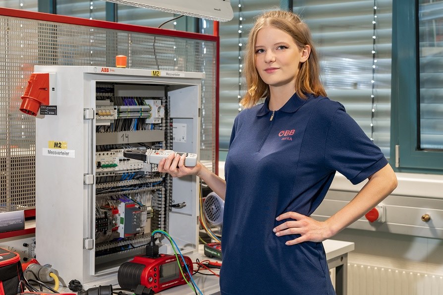 Elektrotechnik – Anlagen- und Betriebstechnikerin