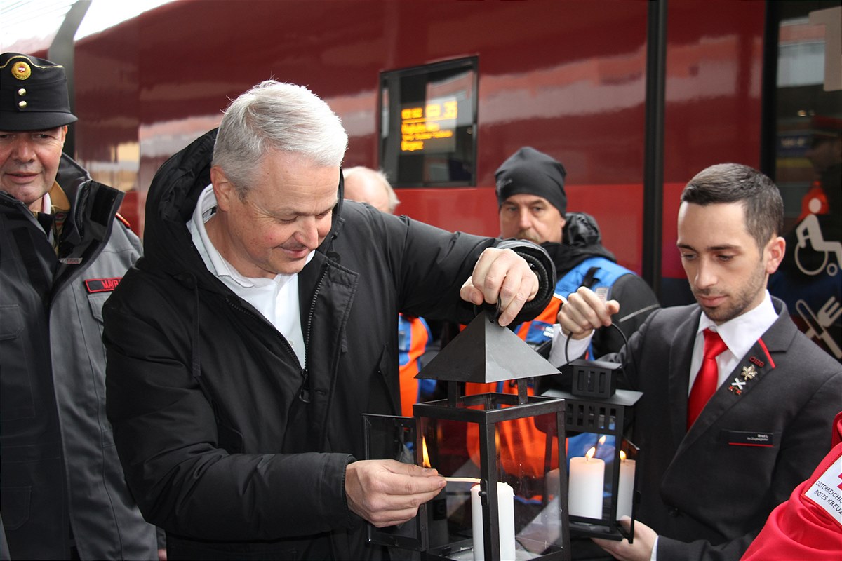 Friedenslicht_02_(c)ÖBB_Kapferer