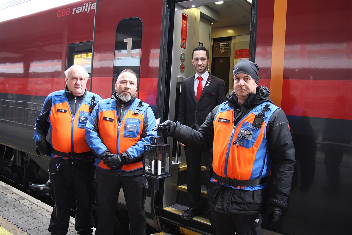 Friedenslicht_03_(c)ÖBB_Kapferer