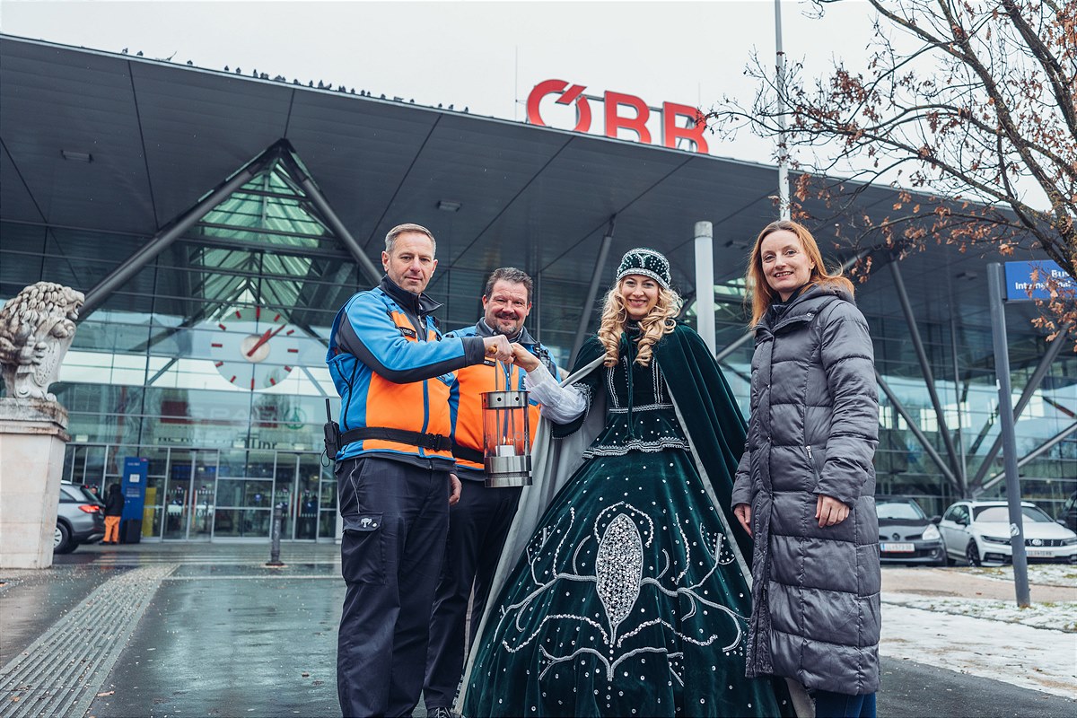 2022-12-21_ÖBB-Christkindl_Friedenslicht-3