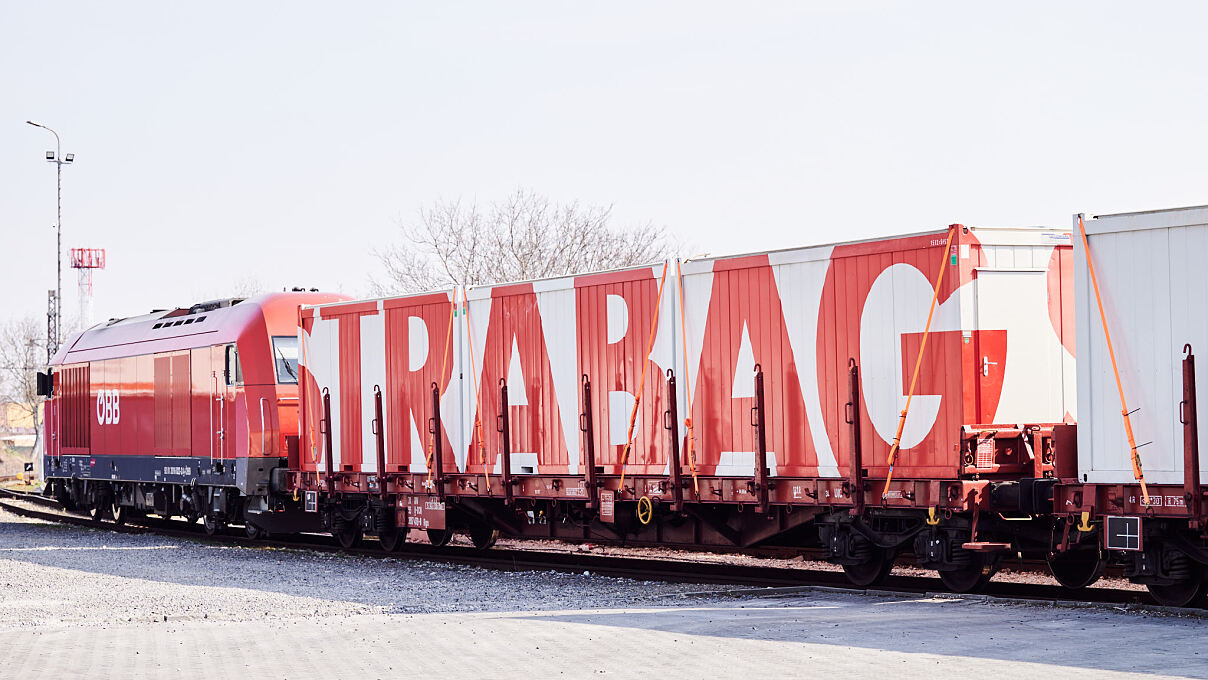RCG train with STRABAG containers