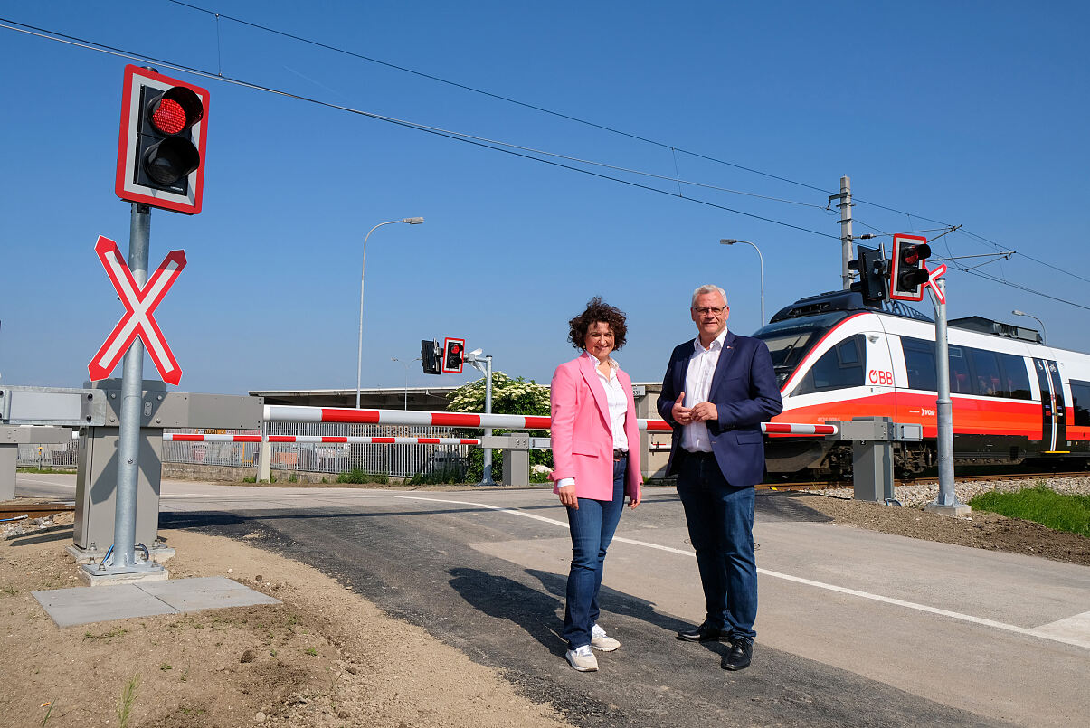 EK_Eisenstadt_1, Christina Rebernik, ÖBB und Bgm. Thomas Steiner © ÖBB, Zenger