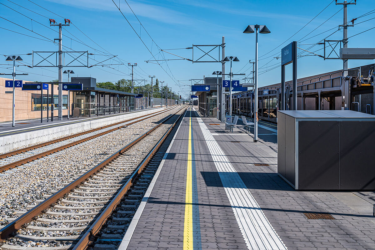 Bahnhof Achau, Bbahnsteig, Foto ÖBB, Michael Fritscher