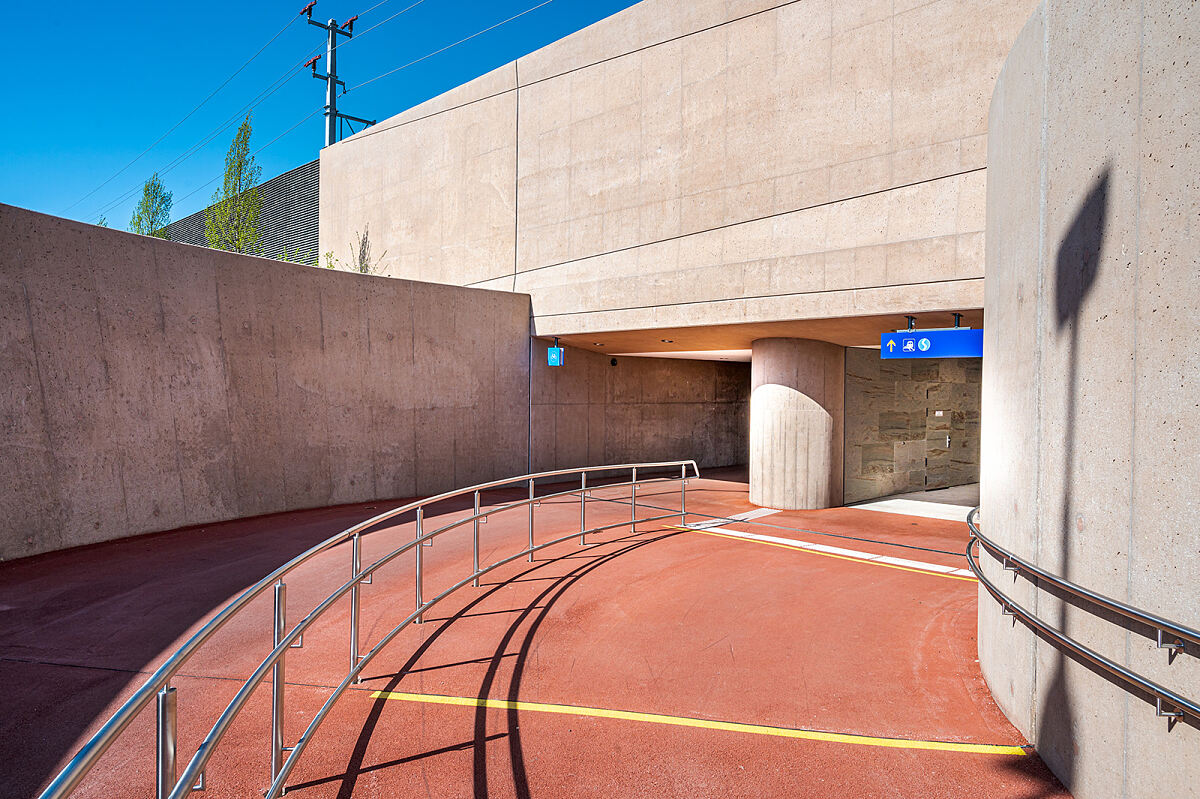 Bahnhof Achau_Vorplatz_Unterfuehrung_Rampe_barrierefrei_Foto ÖBB, Michael Fritscher