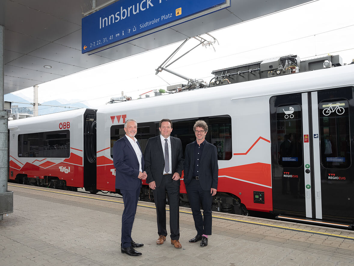 Ankunft erster neuer ÖBB Cityjet Siemens Desiro ML  in Innsbruck