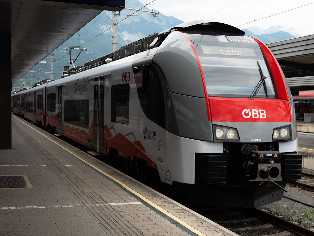 Ankunft erster neuer ÖBB Cityjet Siemens Desiro ML  in Innsbruck