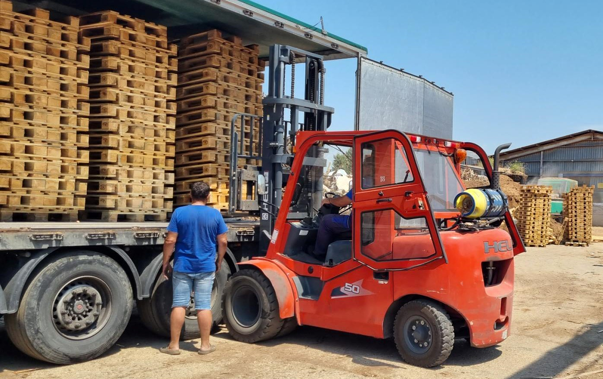 Trademark violation of pallets brand EUR in oval