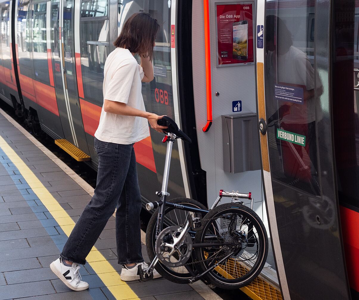 presseinfo-vello bike-öbb fanshop (c) VELLO BIKE-Lorenz Keiblinger cropped