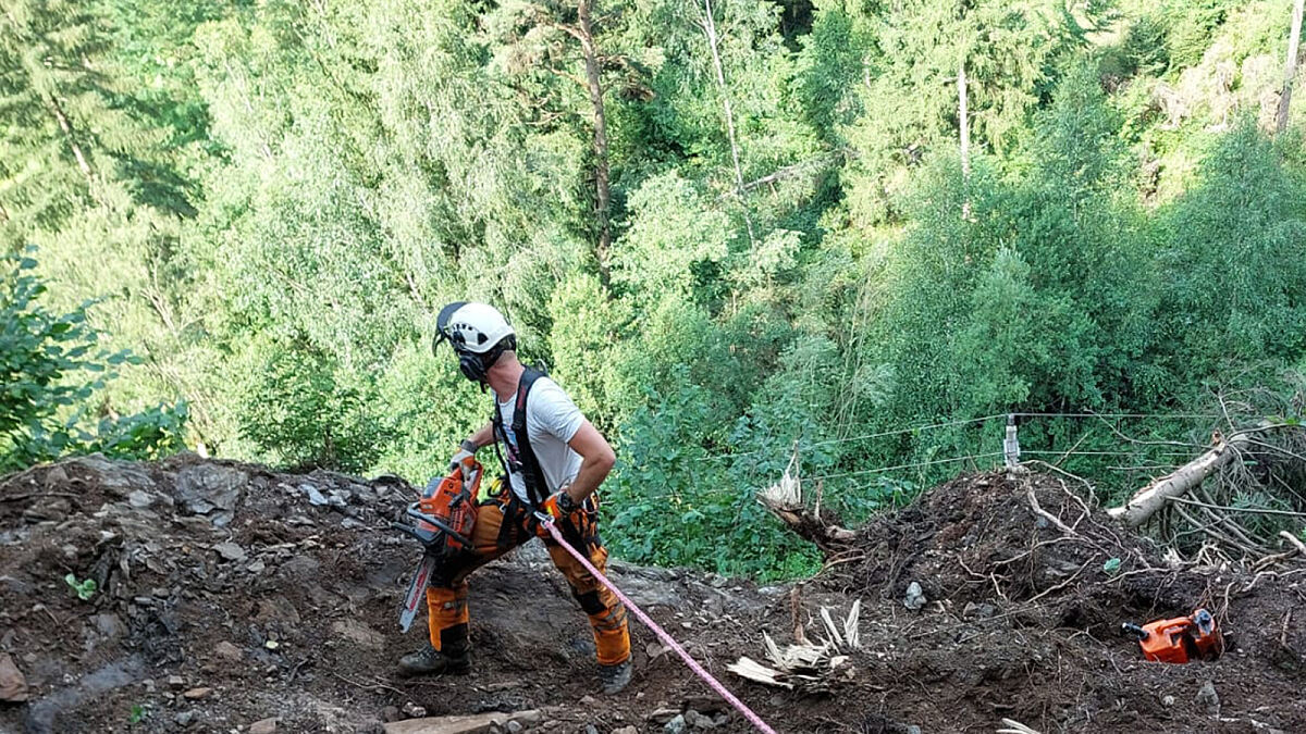 Reparaturarbeiten nach Unwettern