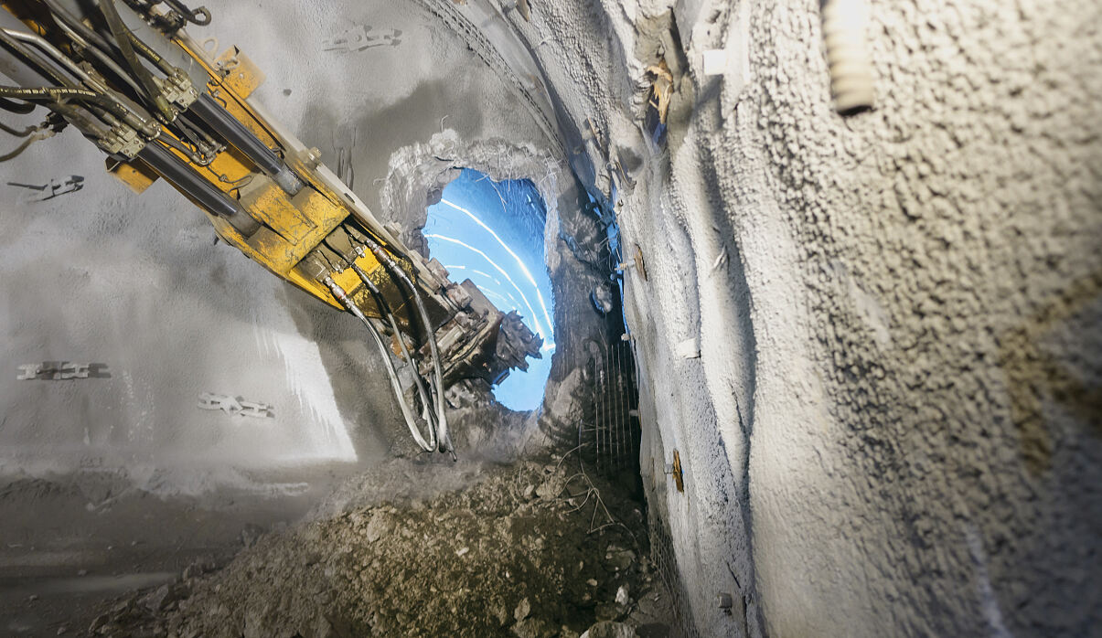 Semmering-Basistunnel_Durchschlag 1. Tunnelröhre geschafft