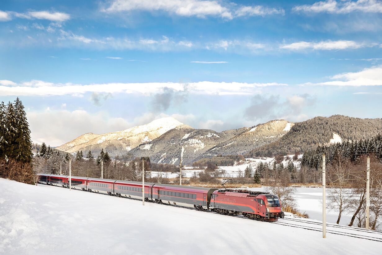 Railjet im Schnee