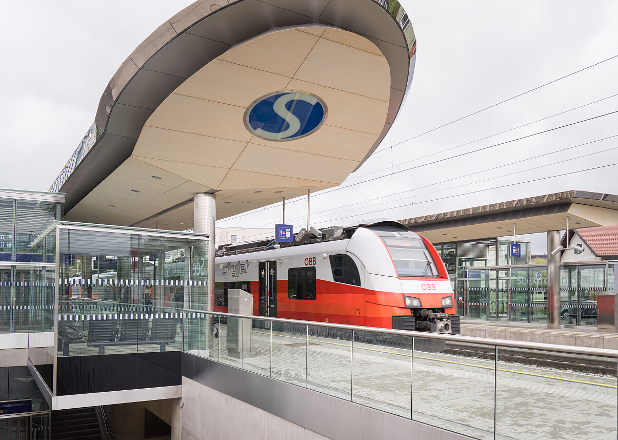 Fertigstellung Haltestelle Seekirchen Stadt