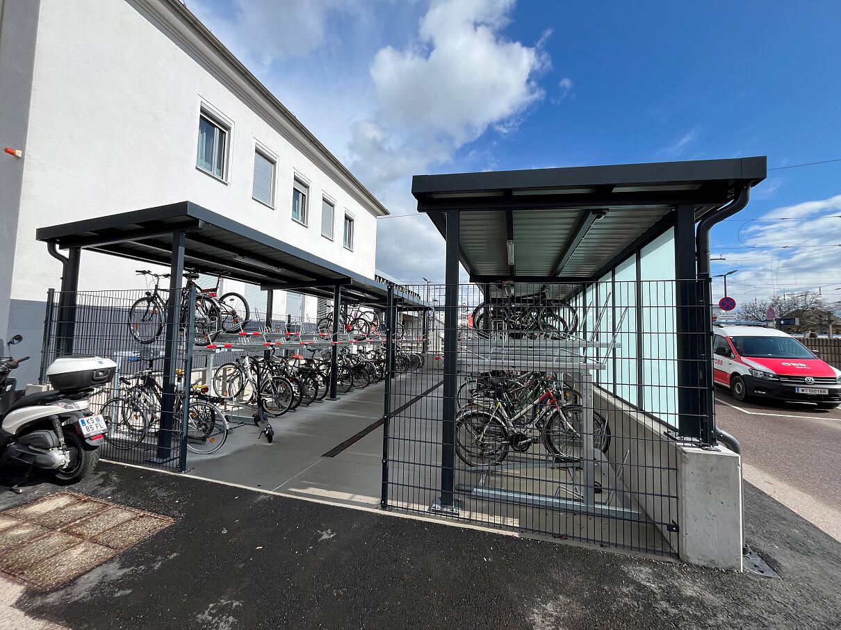 Bike&Ride-Anlage Krems neu_Aufnahmegebäude Westseite