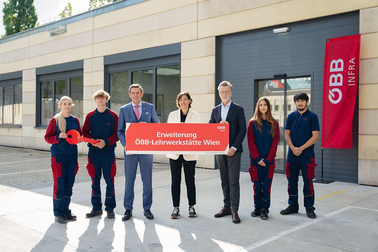 20250929_Erweiterung Lehrwerkstätte_Gruppenbild