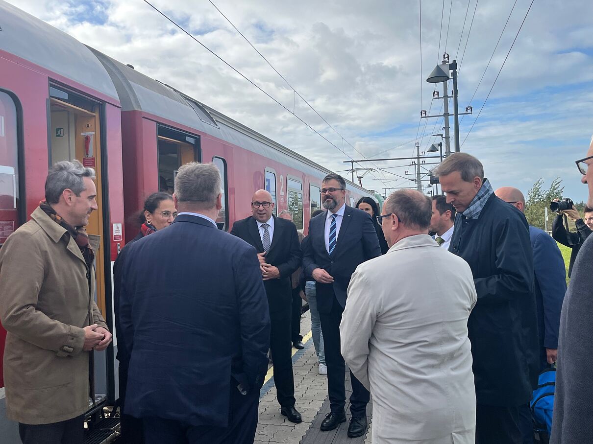 Marchegger Ostbahn_Elektrische Premierenfahrt Bratislava - Marchegg