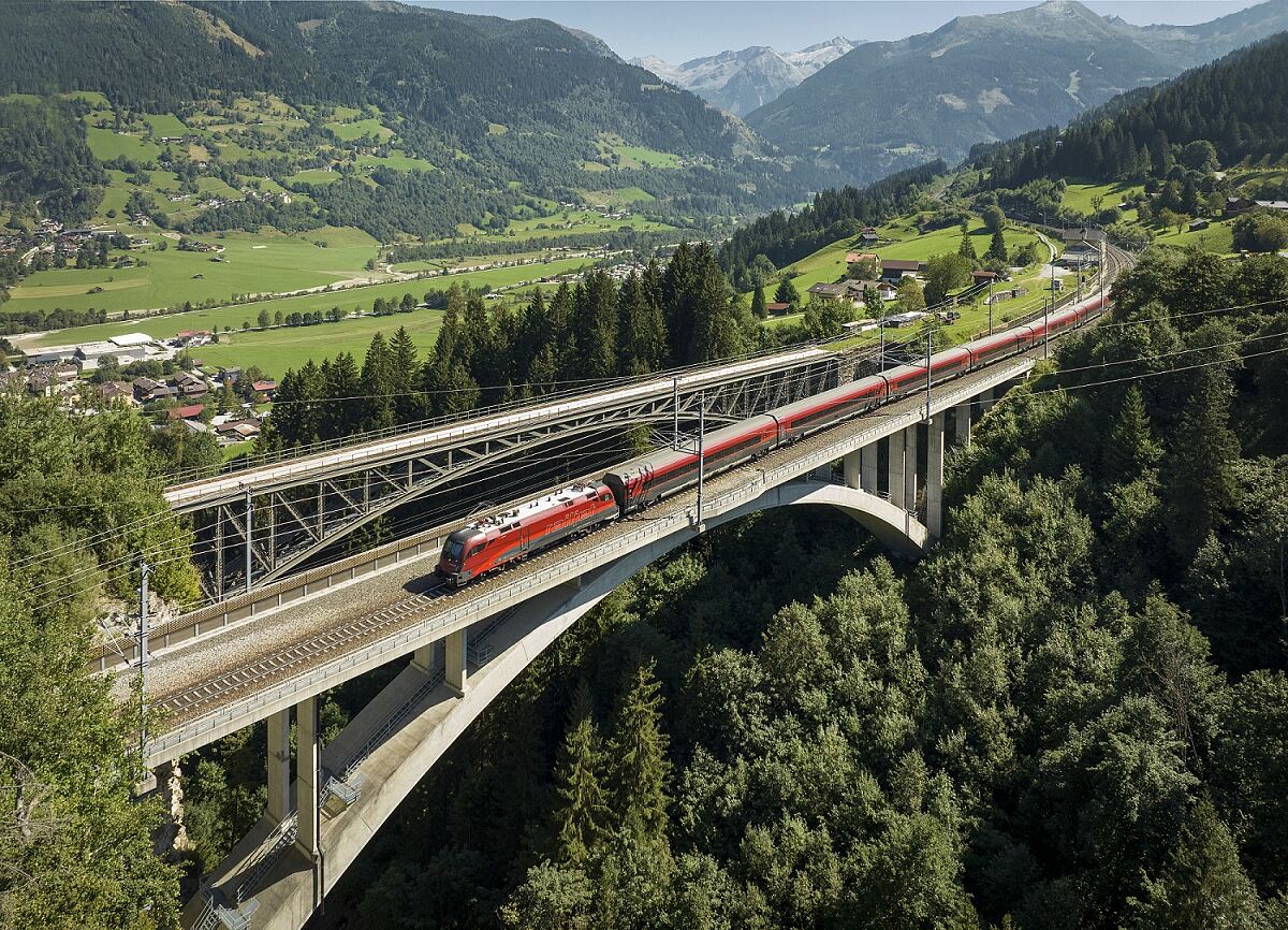 Mit zusätzlichen Zügen in die Herbstferien.