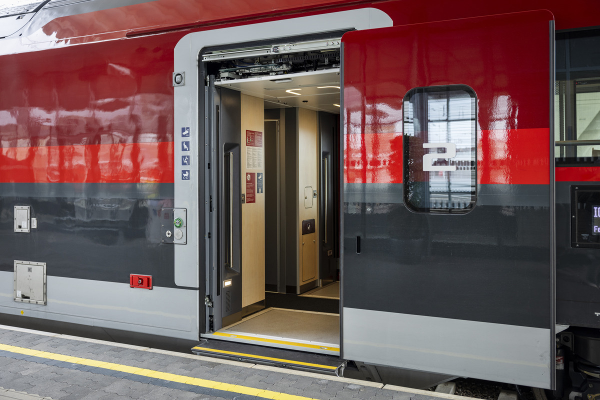 Barrierefreie Einstiege im Railjet New Gen