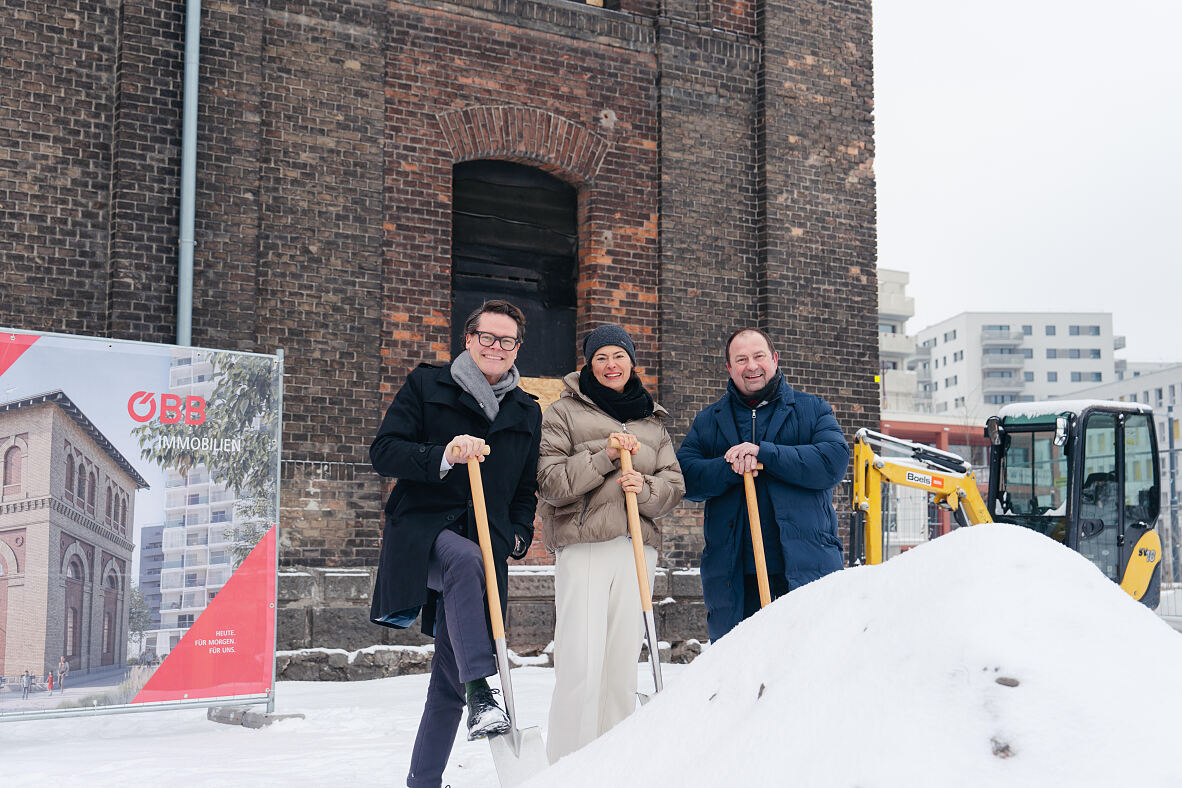 Winterlicher Spatenstich mit Stadtrat Jürgen Czernohorsky, Vorständin der ÖBB-Infrastruktur AG Silvia Angelo und Bezirksvorsteher Alexander Nikolai